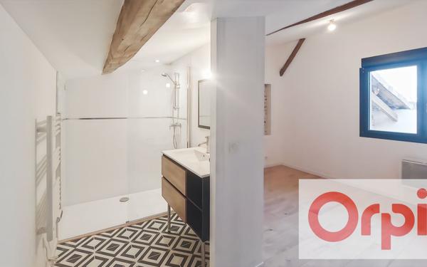 Maison à vendre    5 pièces •  Grenade