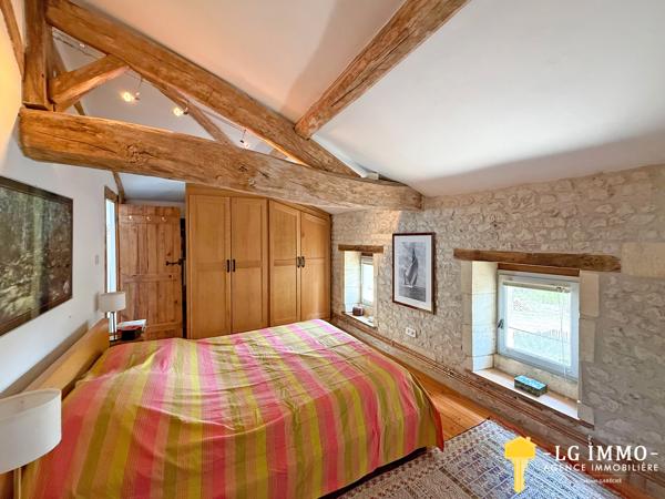 Bâtisse charentaise de 147 m² – Rénovation haut de gamme, piscine & grand terrain arboré – Proche Jonzac
