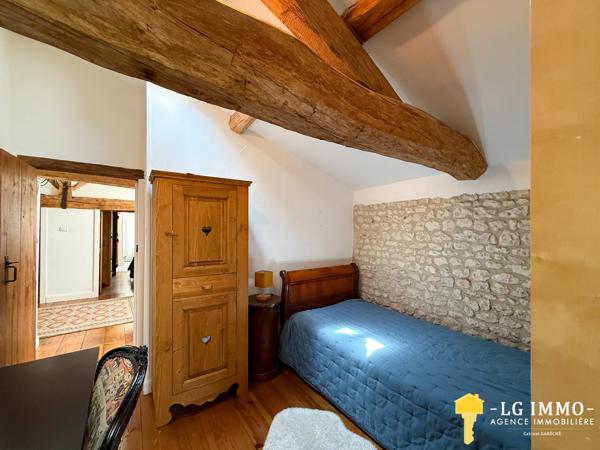 Bâtisse charentaise de 147 m² – Rénovation haut de gamme, piscine & grand terrain arboré – Proche Jonzac