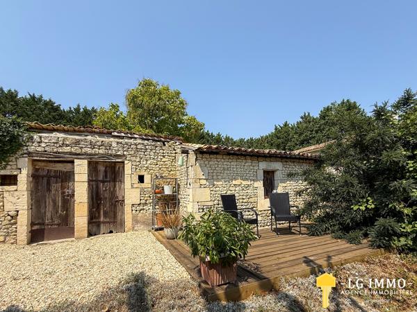 Bâtisse charentaise de 147 m² – Rénovation haut de gamme, piscine & grand terrain arboré – Proche Jonzac