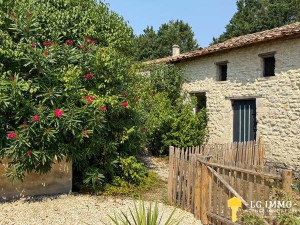 Bâtisse charentaise de 147 m² – Rénovation haut de gamme, piscine & grand terrain arboré – Proche Jonzac