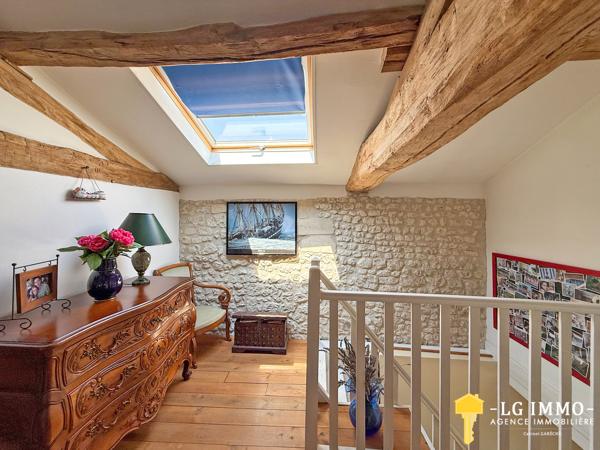 Bâtisse charentaise de 147 m² – Rénovation haut de gamme, piscine & grand terrain arboré – Proche Jonzac