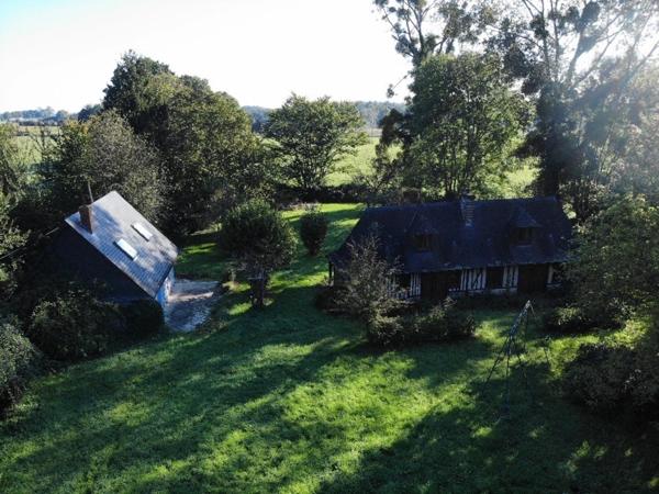Magnifique proriété comprenant deux longères en plein coeur de la Normandie et à 30 minutes des plages !