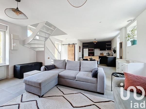 Appartement 3 pièces de 72 m² à Saint-Coulomb (35350)