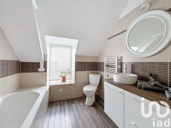 Appartement 3 pièces de 72 m² à Saint-Coulomb (35350)