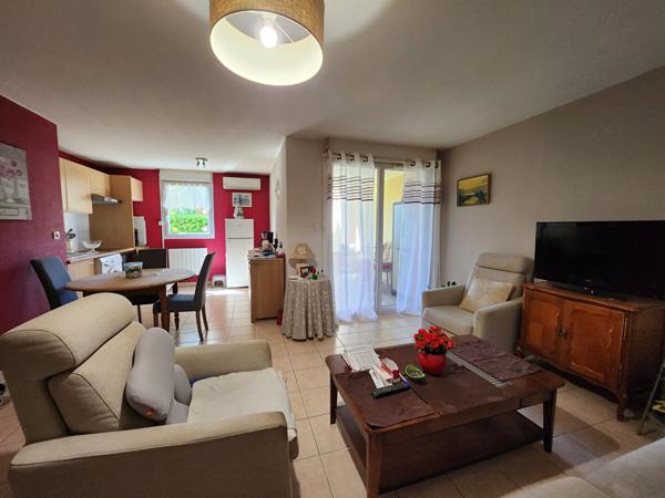 Appartement T3 avec terrasse, piscine et parking ? L'Isle-sur-la-Sorgue