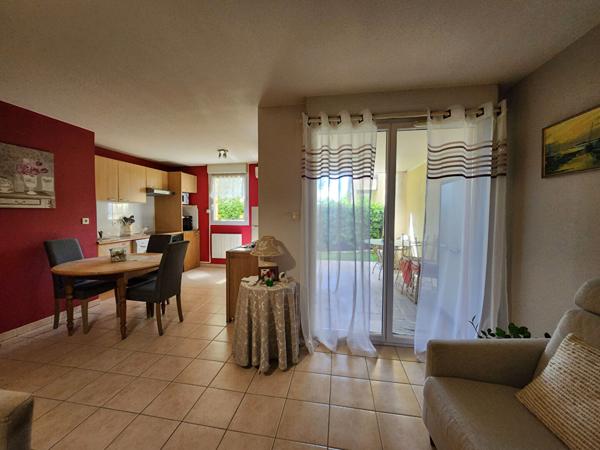 Appartement T3 avec terrasse, piscine et parking ? L'Isle-sur-la-Sorgue