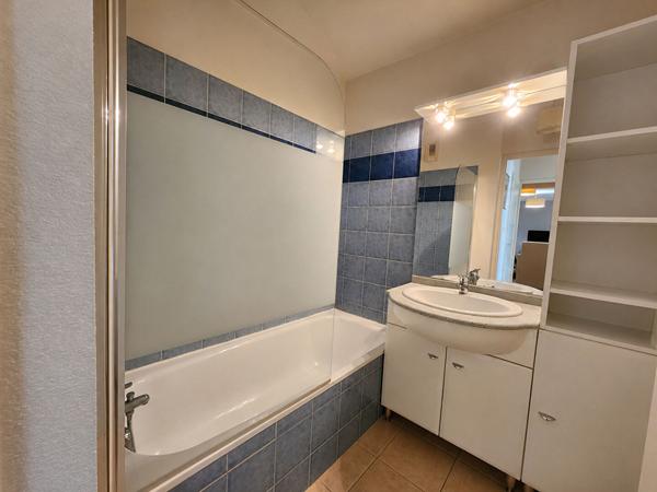 Appartement T3 avec terrasse, piscine et parking ? L'Isle-sur-la-Sorgue