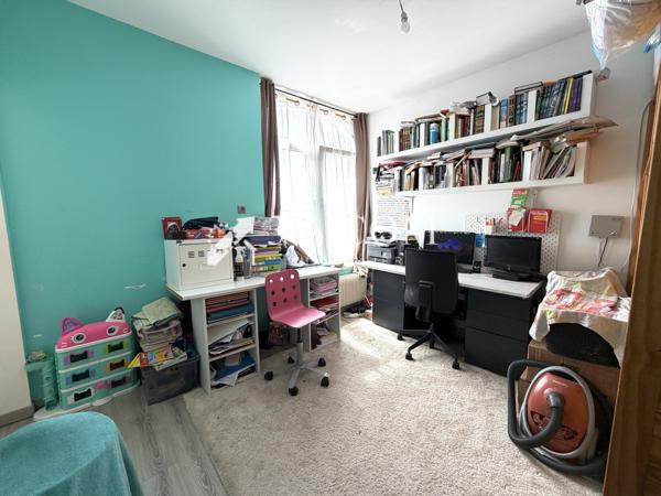 Maison
                                                                                                                                                                                                                                                                                                                        5 pièce(s)                                                                                                                                                                                                          3 chambre(s)                                                                                                                                                                                                          103  m²
