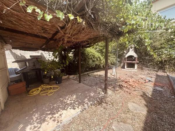 Votre agence vous propose cette charmante maison familiale toute restaurée avec jardin et atelier bricolage.