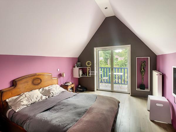 DEMEURE DE FAMILLE SEMI PLAIN-PIED AVEC 7 CHAMBRES