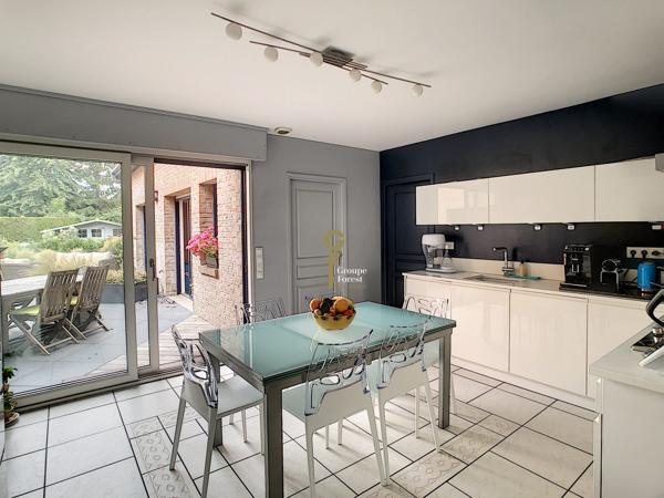 DEMEURE DE FAMILLE SEMI PLAIN-PIED AVEC 7 CHAMBRES