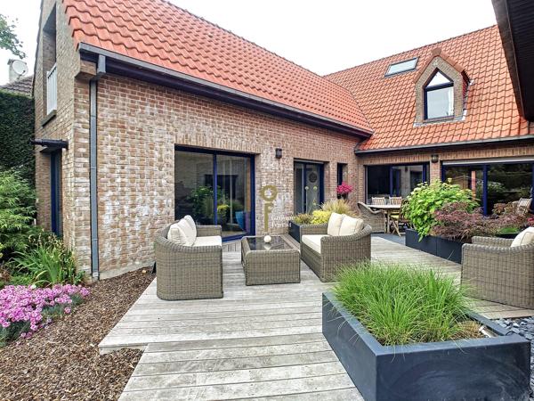 DEMEURE DE FAMILLE SEMI PLAIN-PIED AVEC 7 CHAMBRES