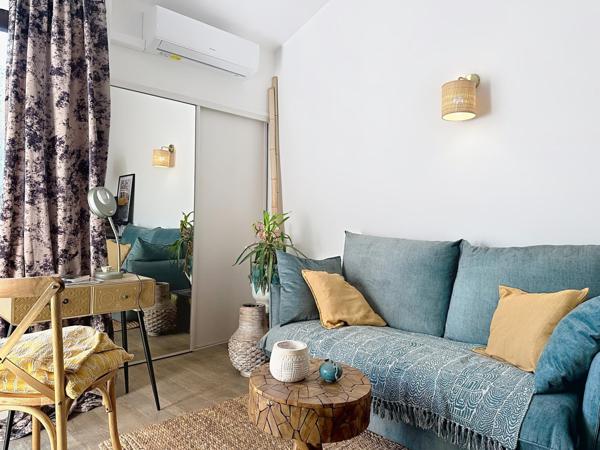 Appartement lumineux avec balcon sur les lacs et chambre vue mer : un bien unique