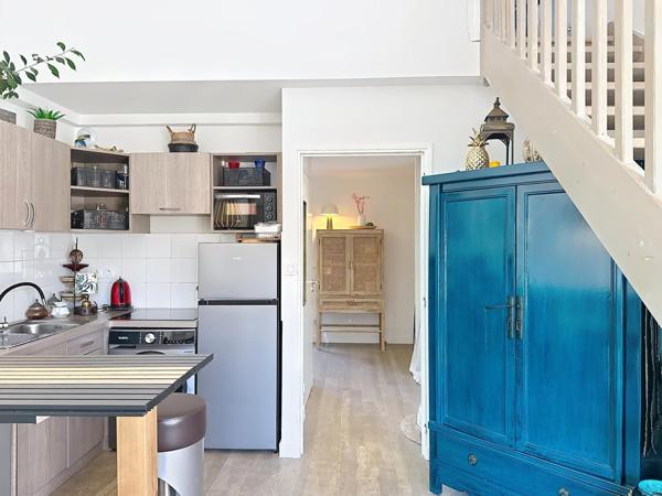 Appartement lumineux avec balcon sur les lacs et chambre vue mer : un bien unique