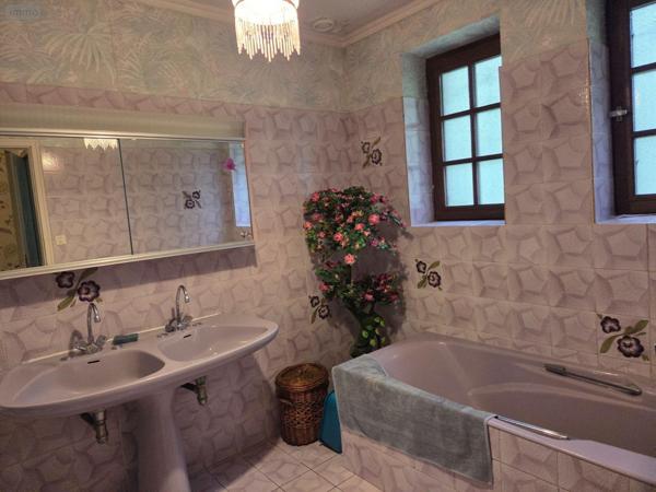 Maison à vendre à Saint-Georges-Buttavent en Mayenne (53100), ref : 53075/FC61