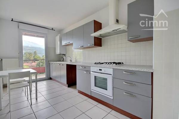 À vendre – T3 lumineux avec balcon et vue sur Belledonne.