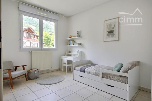 À vendre – T3 lumineux avec balcon et vue sur Belledonne.