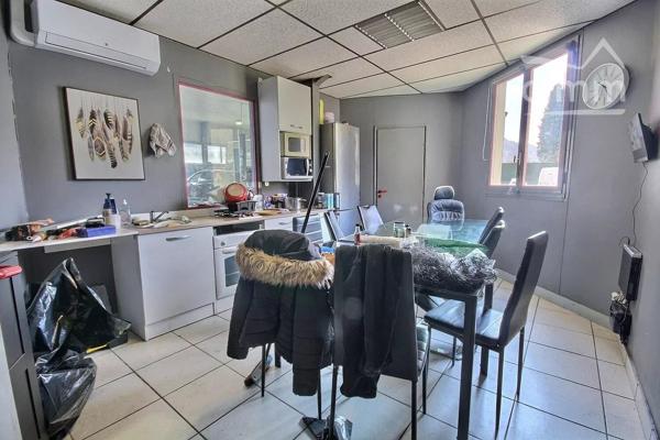 A VENDRE LOCAL D'ACTIVITE VALGELON LA ROCHETTE 73110 - SAVOIE.
