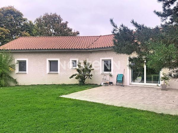 Maison traditionnelle avec vue , 4 chambres, garage et terrain sur Lapte