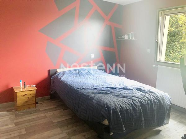 Maison traditionnelle avec vue , 4 chambres, garage et terrain sur Lapte