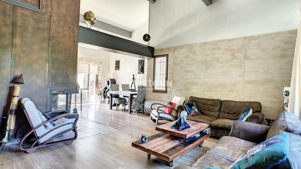 Maison avec dépendance à vendre à 15 minutes d'Argelès sur mer, 7 pièces, 169.82 m² sur 11546 m² de parc