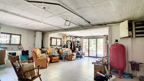 Maison avec dépendance à vendre à 15 minutes d'Argelès sur mer, 7 pièces, 169.82 m² sur 11546 m² de parc