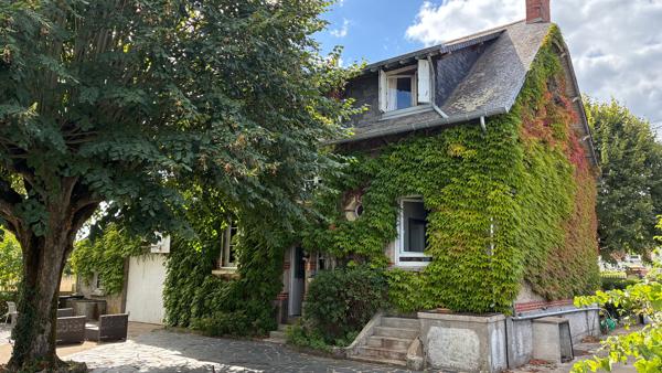 Maison de maître au charme de l'ancien avec 5 chambres, dépendances et  magnifique terrain de plus de 2 400 m²