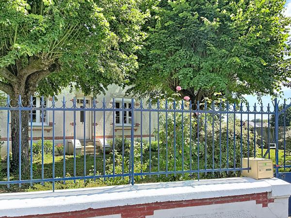 Maison de maître au charme de l'ancien avec 5 chambres, dépendances et  magnifique terrain de plus de 2 400 m²