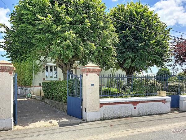 Maison de maître au charme de l'ancien avec 5 chambres, dépendances et  magnifique terrain de plus de 2 400 m²