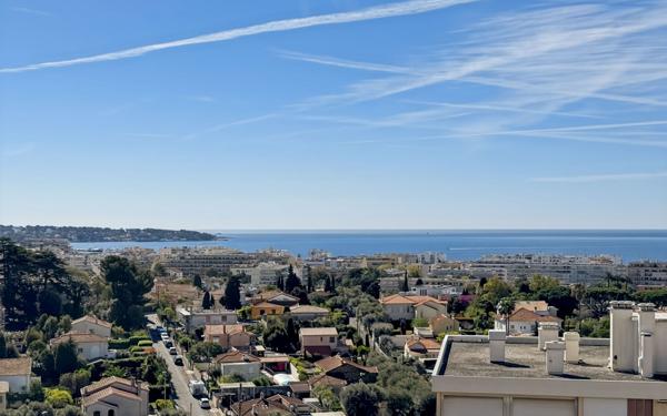 Appartement à vendre    2 pièces • 48 m2 Antibes