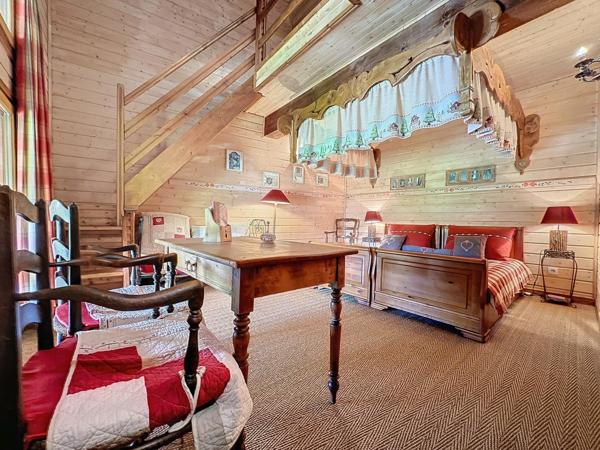 maison ou gîte d'environ 180m² sur une parcelle de 941m²