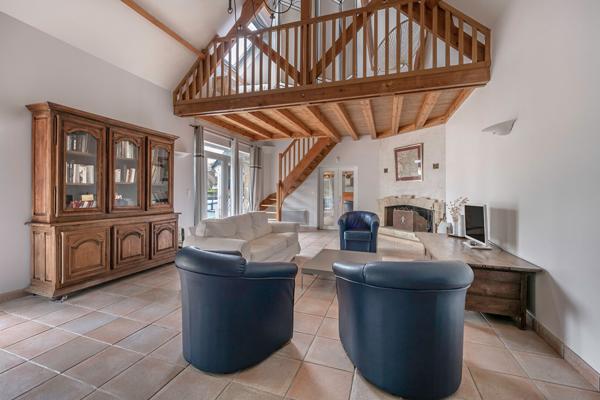 Maison 10 pièces 365 m2