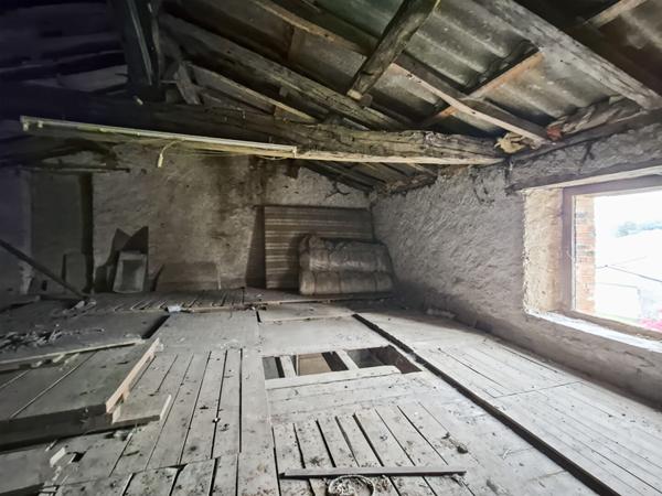 Ensemble de 2 dépendances en pierres