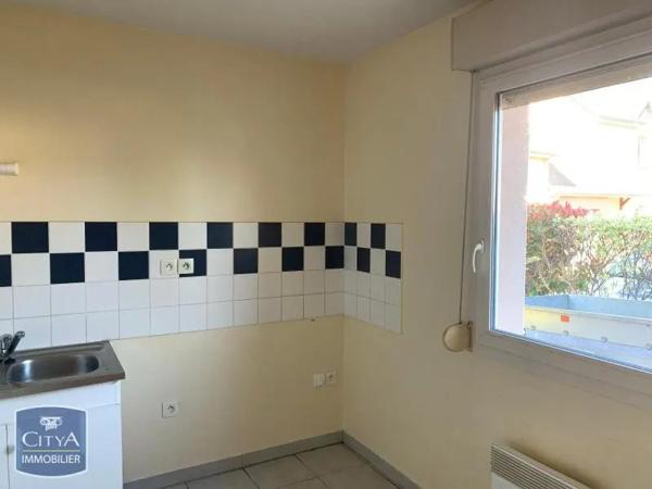 Appartement à louer 3 pièces 62.87m² Vivy (49680)