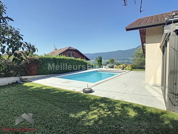  Voglans-Belle villa de 280 m2 dont 170 m2 habitables.