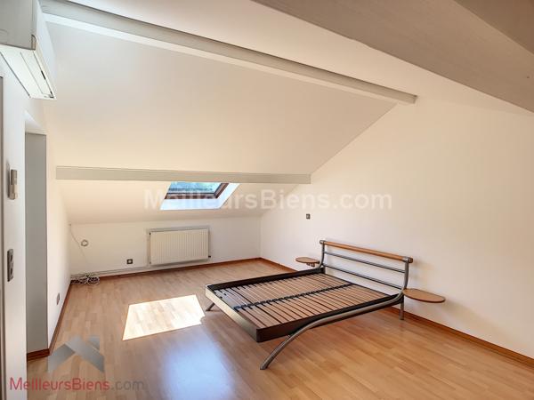  Voglans-Belle villa de 280 m2 dont 170 m2 habitables.