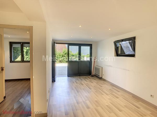  Voglans-Belle villa de 280 m2 dont 170 m2 habitables.