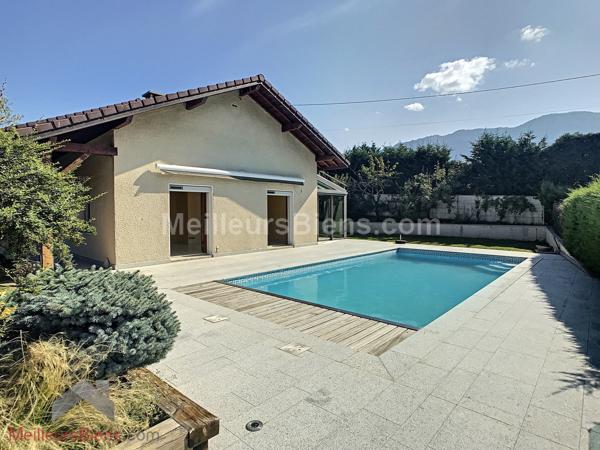  Voglans-Belle villa de 280 m2 dont 170 m2 habitables.