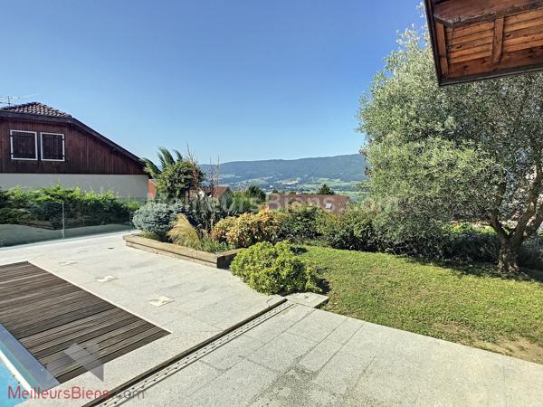  Voglans-Belle villa de 280 m2 dont 170 m2 habitables.