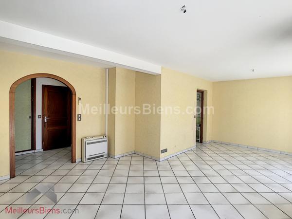  Voglans-Belle villa de 280 m2 dont 170 m2 habitables.