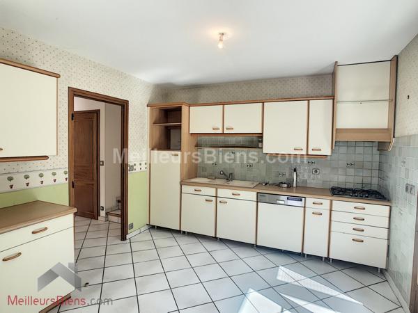  Voglans-Belle villa de 280 m2 dont 170 m2 habitables.