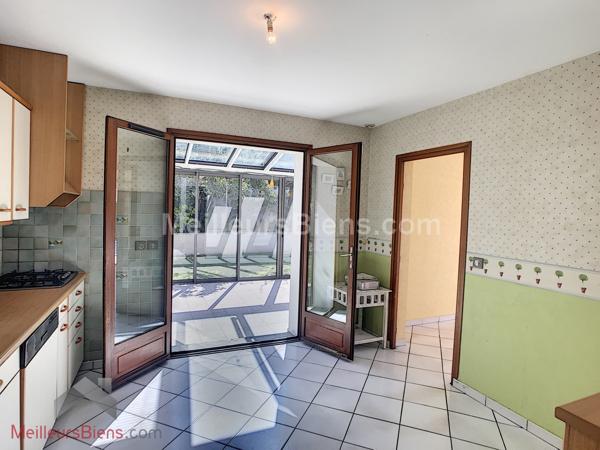  Voglans-Belle villa de 280 m2 dont 170 m2 habitables.