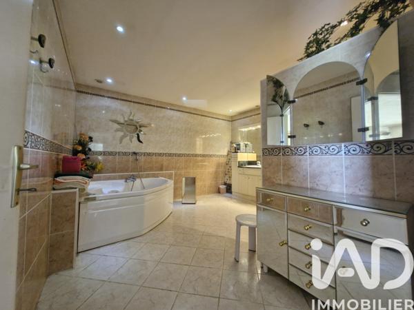 Maison à vendre 6 pièces 145 m² Saubrigues