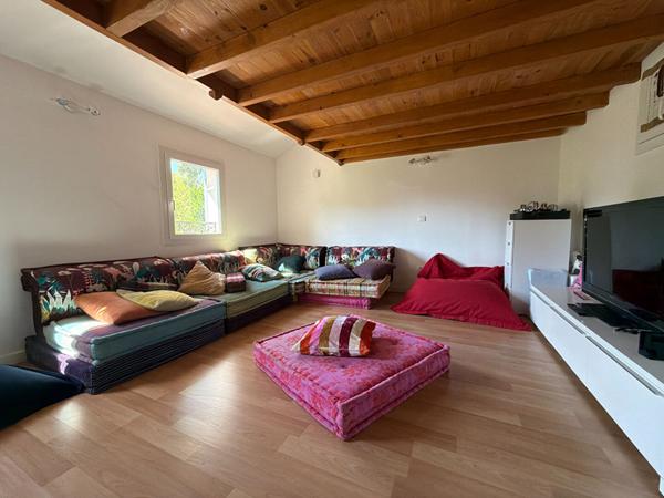 À VENDRE EN EXCLUSIVITÉ PERTUIS (84120) MAISON 6 PIECES D'ENVIRON 143m²  AVEC GARAGE, JARDIN ET PISCINE À DÉBORDEMENT CHAUFFÉE.