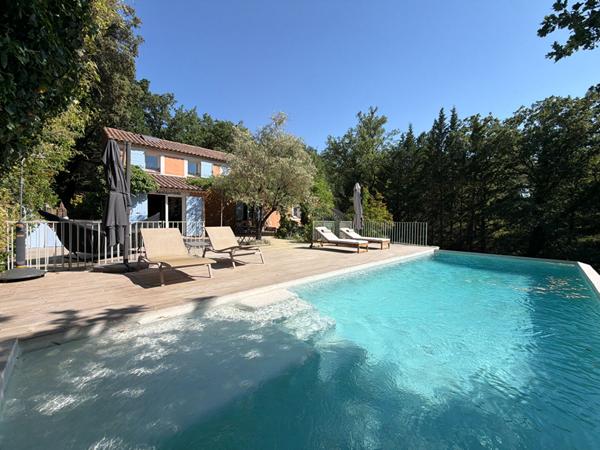 À VENDRE EN EXCLUSIVITÉ PERTUIS (84120) MAISON 6 PIECES D'ENVIRON 143m²  AVEC GARAGE, JARDIN ET PISCINE À DÉBORDEMENT CHAUFFÉE.