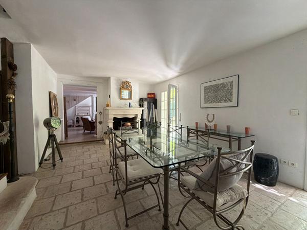 À VENDRE EN EXCLUSIVITÉ PERTUIS (84120) MAISON 6 PIECES D'ENVIRON 143m²  AVEC GARAGE, JARDIN ET PISCINE À DÉBORDEMENT CHAUFFÉE.