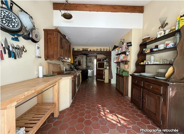 À VENDRE EN EXCLUSIVITÉ PERTUIS (84120) MAISON 6 PIECES D'ENVIRON 143m²  AVEC GARAGE, JARDIN ET PISCINE À DÉBORDEMENT CHAUFFÉE.