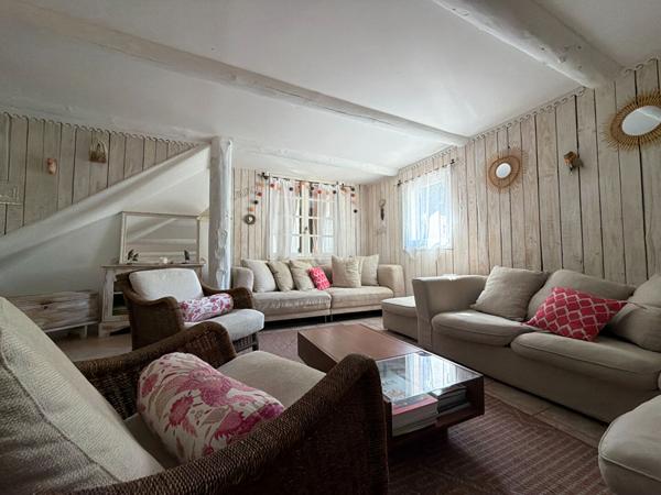 À VENDRE EN EXCLUSIVITÉ PERTUIS (84120) MAISON 6 PIECES D'ENVIRON 143m²  AVEC GARAGE, JARDIN ET PISCINE À DÉBORDEMENT CHAUFFÉE.