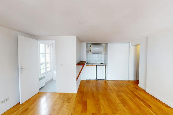 EXCLUSIF - Spacieux studio en étage élevé avec vue dégagée